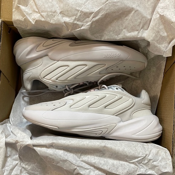 ADDIDAS OZELIA SNEAKERS - Picture 2 of 7